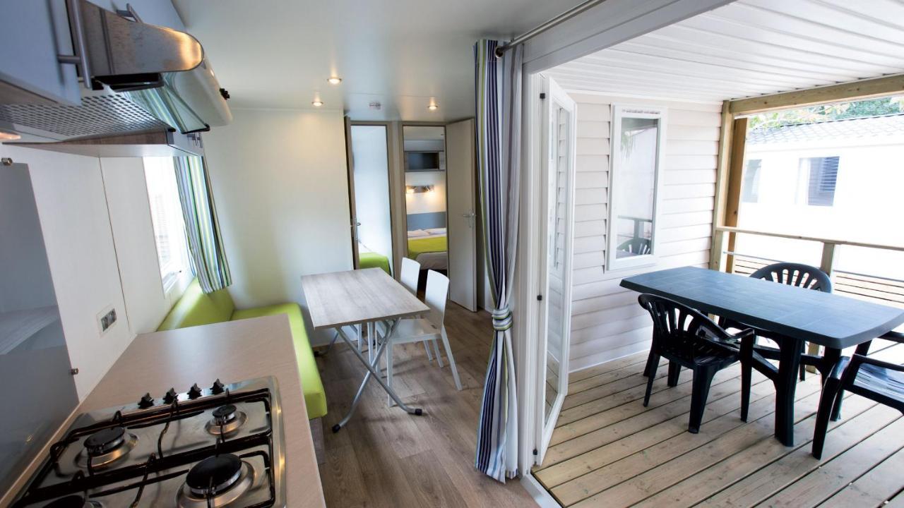 Club Vacances Bleues Domaine De Chateau Laval Greoux-les-Bains Exterior photo